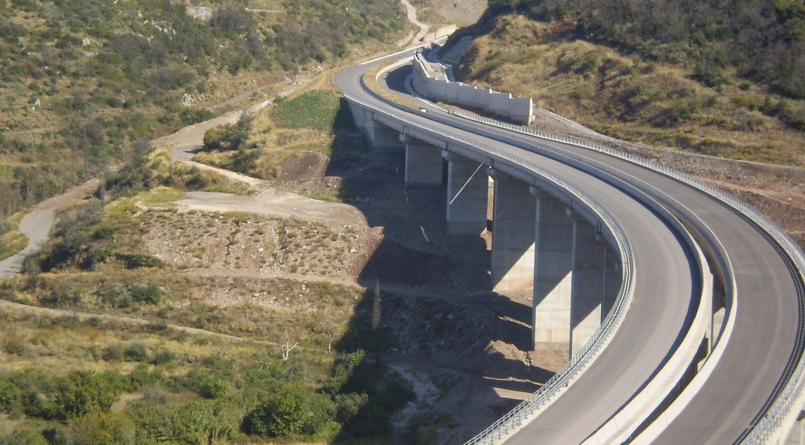 Κοιλαδογέφυρα Τσακώνας
